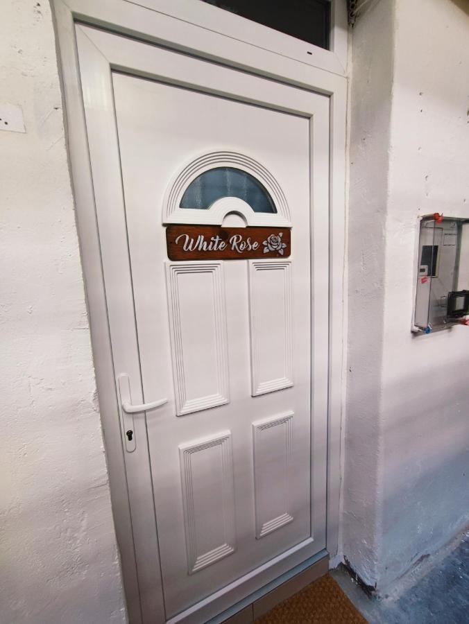 Apartmán White Rose Studio Basement Budapešť Exteriér fotografie